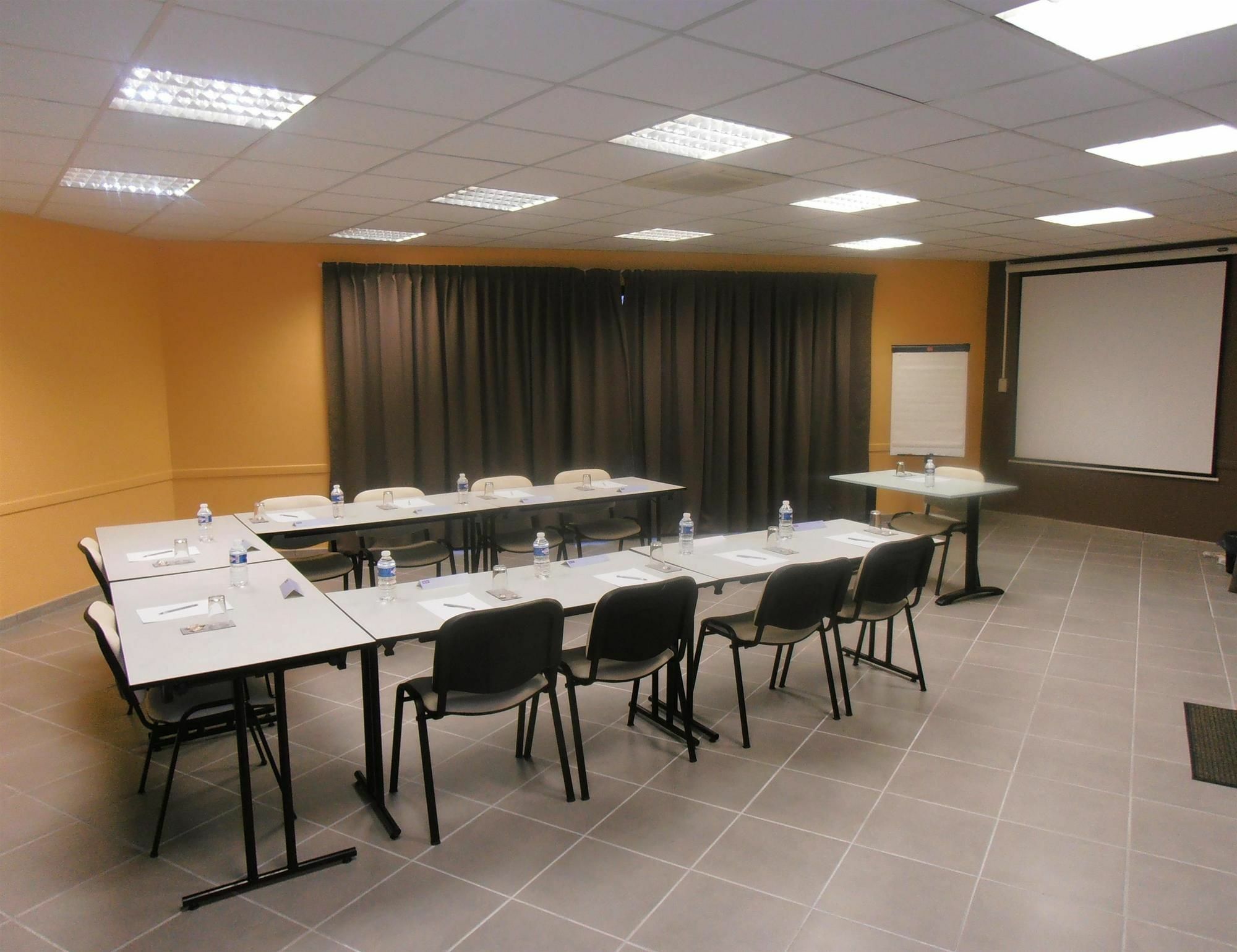 Hotel Kyriad Montauban Business photo